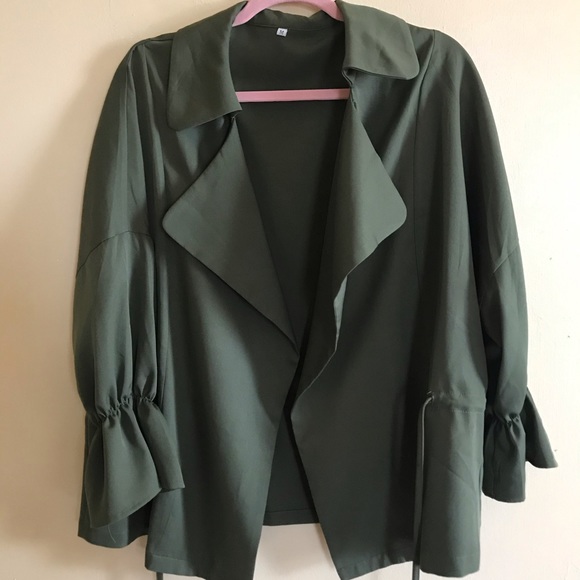 GREEN JACKET - Picture 1 of 3